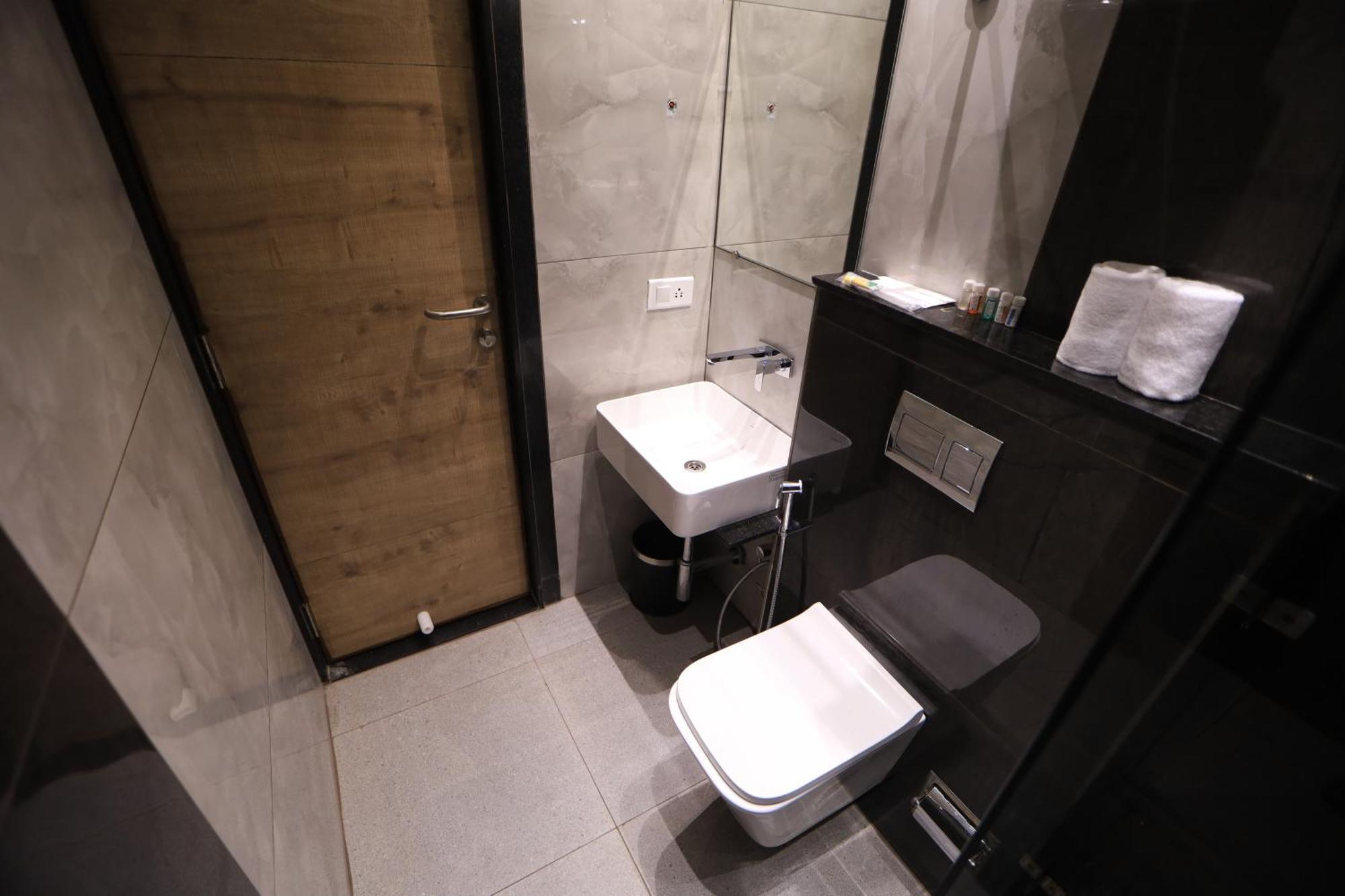 Kings Bury Inn Kumbakonam Zewnętrze zdjęcie
