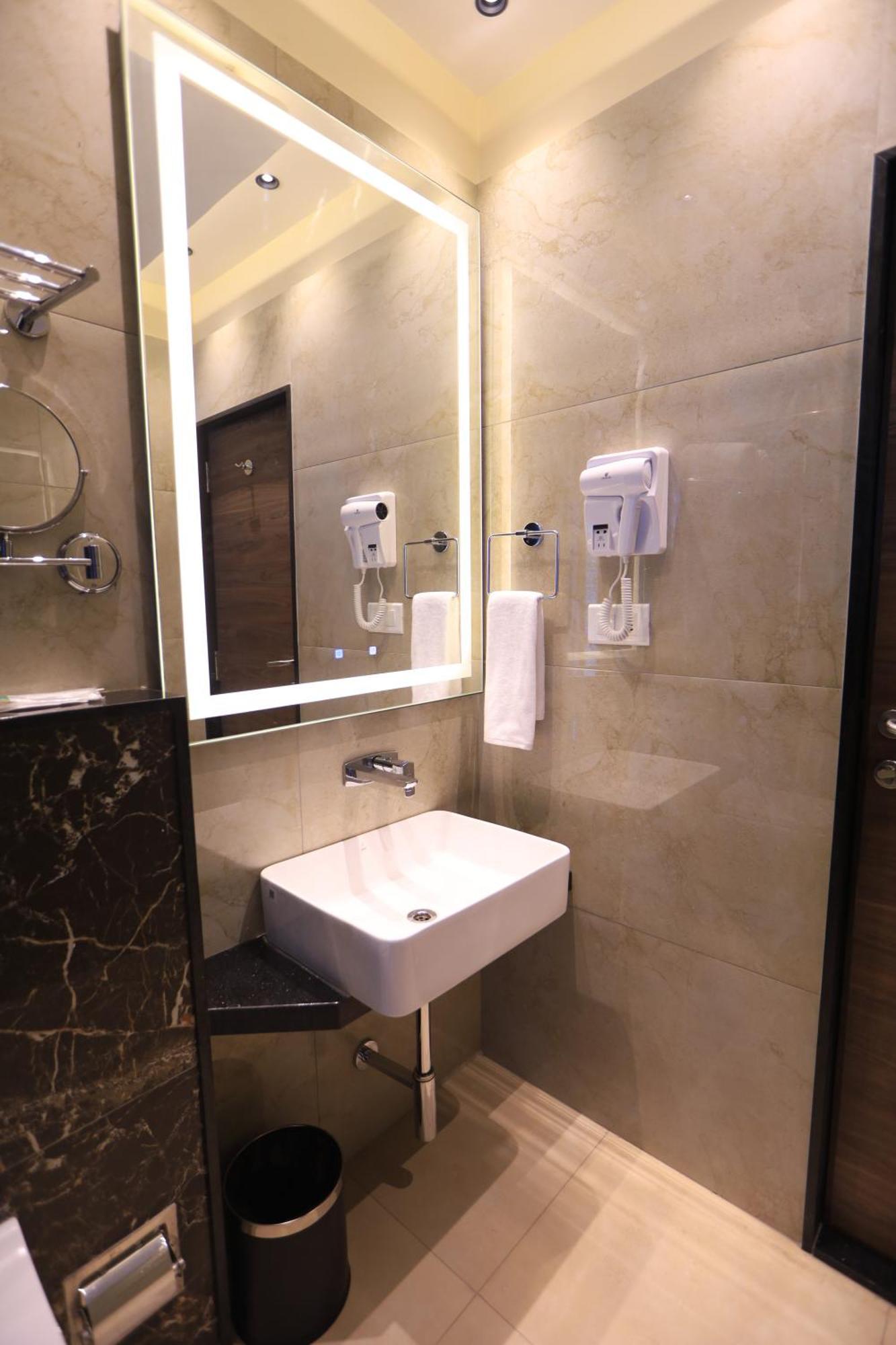 Kings Bury Inn Kumbakonam Zewnętrze zdjęcie
